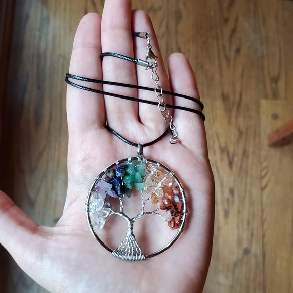 NWOT Rainbow 7 Chakras Tree of Life Necklace - Picture 2 of 4
